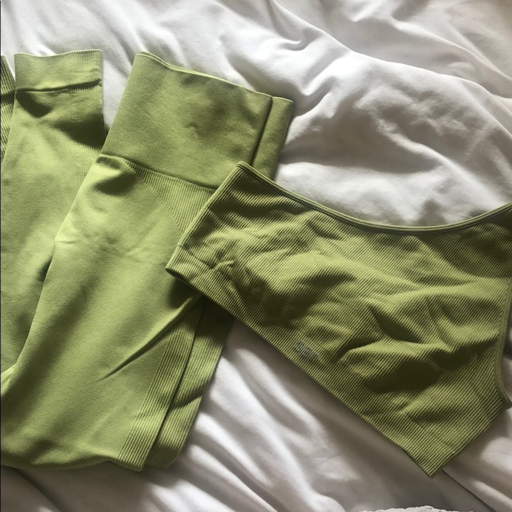 kiwi SETactive set! S one shoulder bra & leggings!